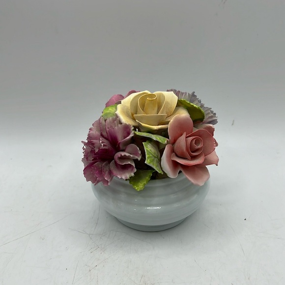 Vintage Thorley Bone China Decor Art Collectible Flower Vase Basket White Pink - Picture 1 of 9